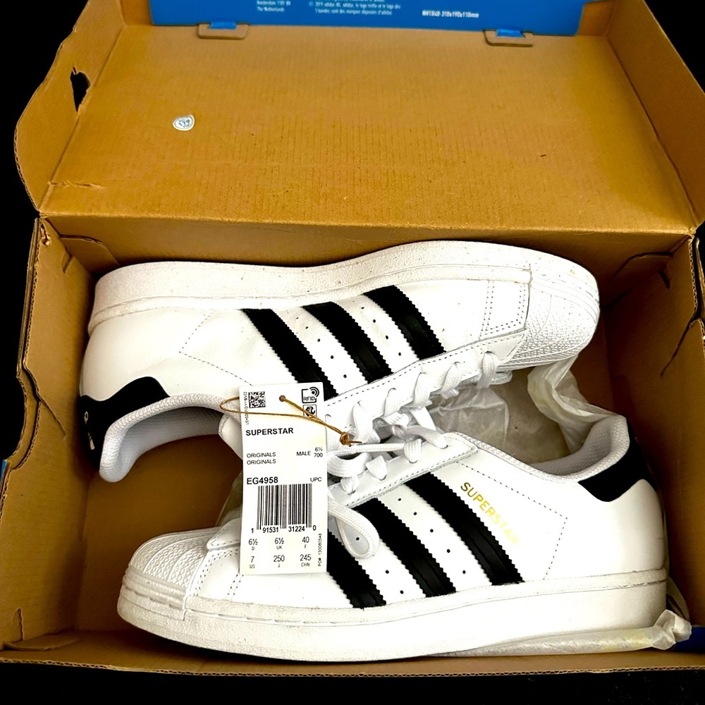 Adidas Superstar, Men’s 7, Cloud White / Core Black / Cloud White